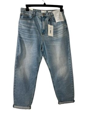 Westbound Boyfriend Cropped Jeans Parker Blue Light Wash. Size 12L